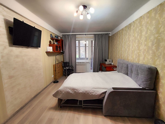 Продам трехкомнатную (3-комн.) квартиру, Жени Егоровой ул, 12к1, Санкт-Петербург г