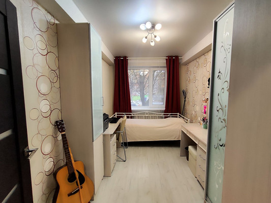 Продам трехкомнатную (3-комн.) квартиру, Жени Егоровой ул, 12к1, Санкт-Петербург г