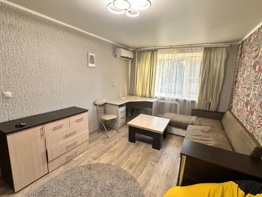 Продам двухкомнатную (2-комн.) квартиру, Меньшикова ул, 62, Тихорецк г