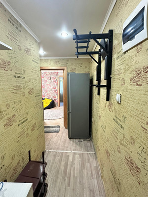 Продам двухкомнатную (2-комн.) квартиру, Меньшикова ул, 62, Тихорецк г