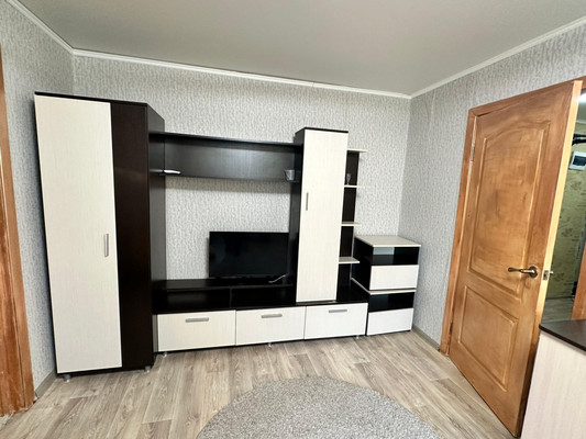 Продам двухкомнатную (2-комн.) квартиру, Меньшикова ул, 62, Тихорецк г