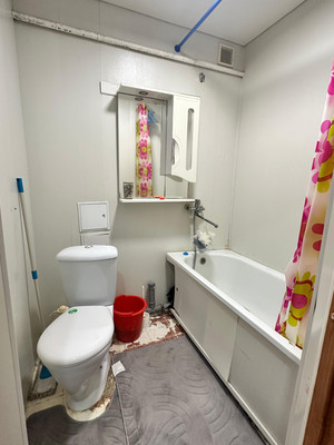 Продам двухкомнатную (2-комн.) квартиру, Меньшикова ул, 62, Тихорецк г