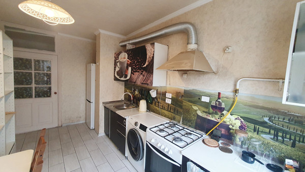 Продам трехкомнатную (3-комн.) квартиру, Малиновского ул, 76, Ростов-на-Дону г