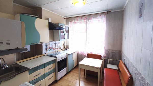 Продам трехкомнатную (3-комн.) квартиру, Военный городок ул, 89, Тихорецк г