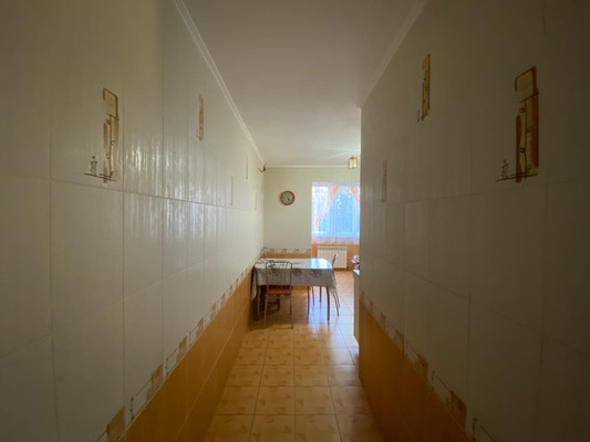 Продам трехкомнатную (3-комн.) квартиру, Калинина ул, 88к45, Тихорецк г