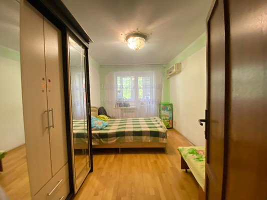 Продам трехкомнатную (3-комн.) квартиру, Калинина ул, 88к45, Тихорецк г