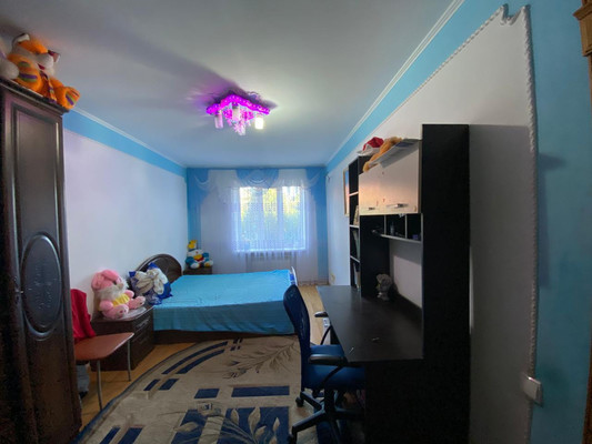 Продам трехкомнатную (3-комн.) квартиру, Калинина ул, 88к45, Тихорецк г