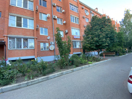 Продам трехкомнатную (3-комн.) квартиру, Калинина ул, 88к45, Тихорецк г