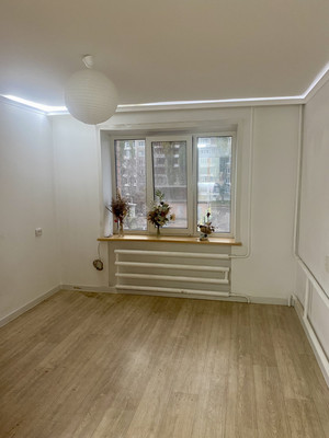 Продам комнату в 8-комн. квартире, Хользунова ул, 66, Воронеж г