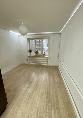 Продам комнату в 8-комн. квартире, Хользунова ул, 66, Воронеж г