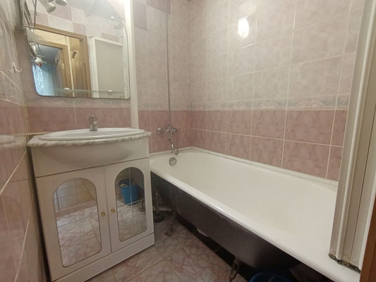 Сдам трехкомнатную (3-комн.) квартиру, Космонавта Волкова ул, 31к1, Москва г