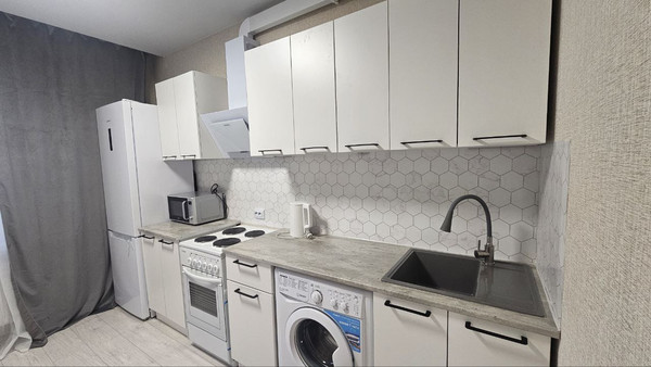 Сдам двухкомнатную (2-комн.) квартиру, им. Героя Советского Союза Якова Кобзаря ул, 17, Краснодар г