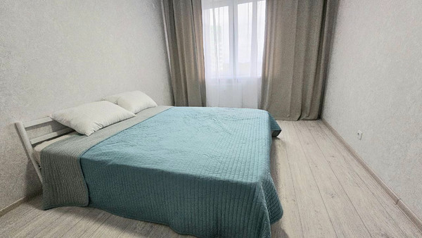 Сдам двухкомнатную (2-комн.) квартиру, им. Героя Советского Союза Якова Кобзаря ул, 17, Краснодар г