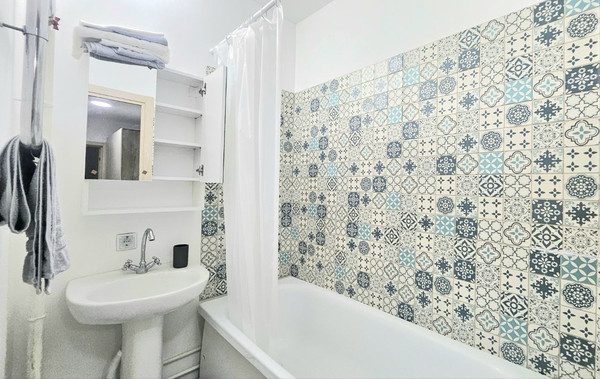 Сдам двухкомнатную (2-комн.) квартиру, им. Героя Советского Союза Якова Кобзаря ул, 17, Краснодар г