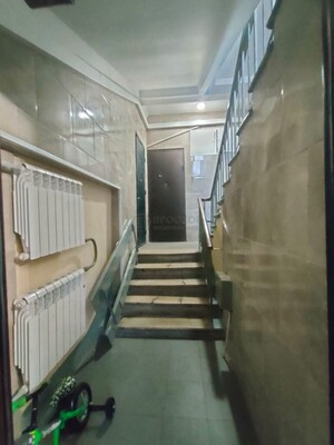 Продам двухкомнатную (2-комн.) квартиру, Адмирала Макарова ул, 13, Москва г