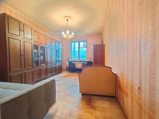 Продам двухкомнатную (2-комн.) квартиру, Адмирала Макарова ул, 13, Москва г