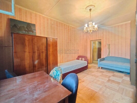 Продам двухкомнатную (2-комн.) квартиру, Адмирала Макарова ул, 13, Москва г