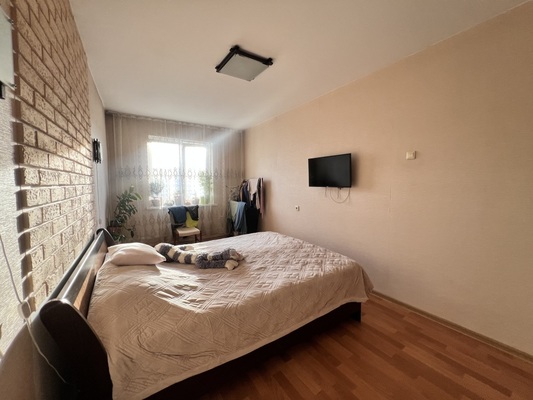 Продам трехкомнатную (3-комн.) квартиру, Рокоссовского (Новоильинский р-н) ул, 37, Новокузнецк г