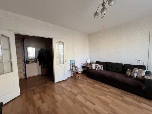 Продам трехкомнатную (3-комн.) квартиру, Рокоссовского (Новоильинский р-н) ул, 37, Новокузнецк г