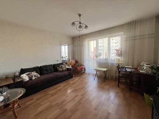 Продам трехкомнатную (3-комн.) квартиру, Рокоссовского (Новоильинский р-н) ул, 37, Новокузнецк г