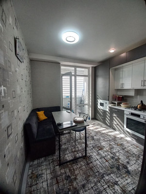 Продам трехкомнатную (3-комн.) квартиру, Парковая ул, 12к1, Белоглинка с