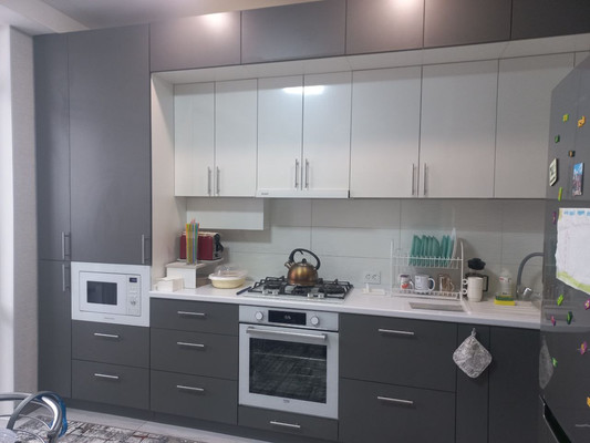 Продам трехкомнатную (3-комн.) квартиру, Парковая ул, 12к1, Белоглинка с