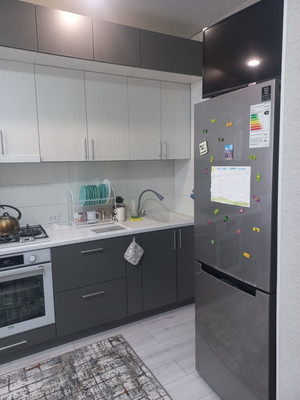 Продам трехкомнатную (3-комн.) квартиру, Парковая ул, 12к1, Белоглинка с