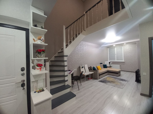 Продам трехкомнатную (3-комн.) квартиру, Парковая ул, 12к1, Белоглинка с