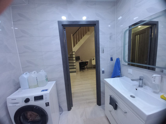 Продам трехкомнатную (3-комн.) квартиру, Парковая ул, 12к1, Белоглинка с