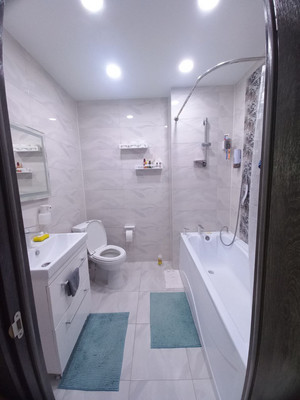 Продам трехкомнатную (3-комн.) квартиру, Парковая ул, 12к1, Белоглинка с