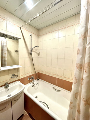 Продам трехкомнатную (3-комн.) квартиру, Подольская ул, 4ка, Северово д