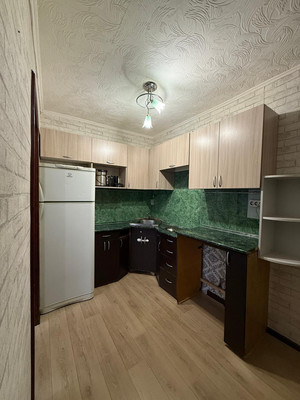 Продам двухкомнатную (2-комн.) квартиру, Лужская ул, 19, Великий Новгород г