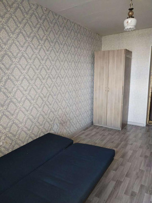 Сдам комнату в 5-комн. квартире, Заводской пр-кт, 38, Колпино г
