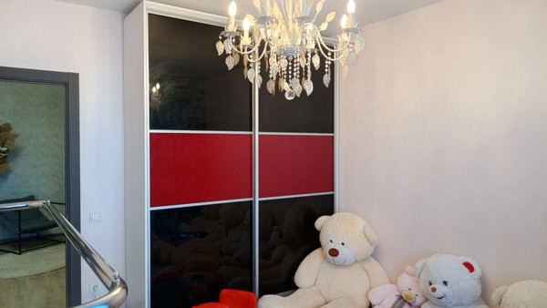 Продам трехкомнатную (3-комн.) квартиру, Победы пр-кт, 211е, Симферополь г