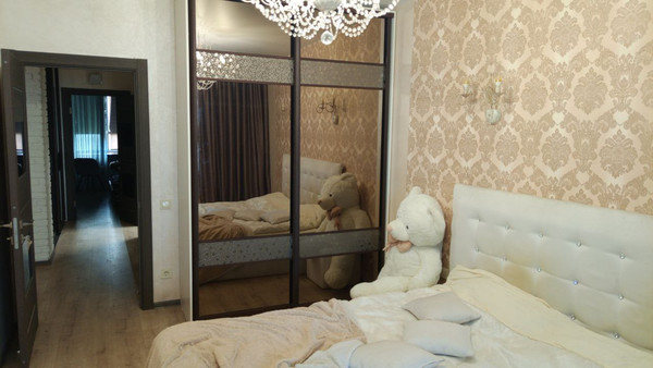 Продам трехкомнатную (3-комн.) квартиру, Победы пр-кт, 211е, Симферополь г