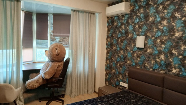 Продам трехкомнатную (3-комн.) квартиру, Победы пр-кт, 211е, Симферополь г