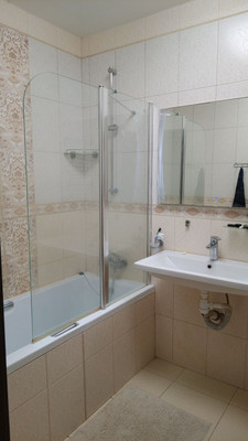 Продам трехкомнатную (3-комн.) квартиру, Победы пр-кт, 211е, Симферополь г