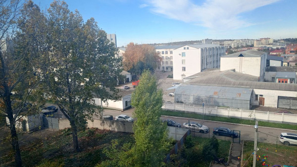 Продам трехкомнатную (3-комн.) квартиру, Победы пр-кт, 211е, Симферополь г