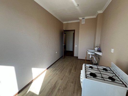 Продам двухкомнатную (2-комн.) квартиру, Индустриальная ул, 28, Симферополь г