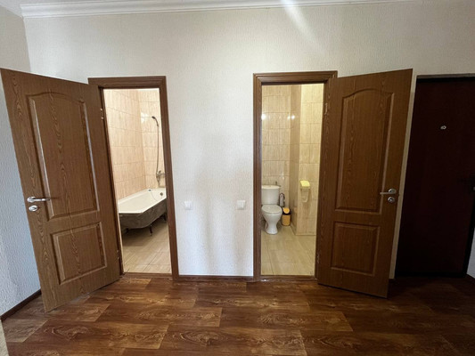 Продам двухкомнатную (2-комн.) квартиру, Индустриальная ул, 28, Симферополь г