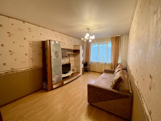 Продам двухкомнатную (2-комн.) квартиру, Пограничная ул, 13к2, Лодейное Поле г