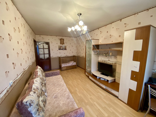 Продам двухкомнатную (2-комн.) квартиру, Пограничная ул, 13к2, Лодейное Поле г