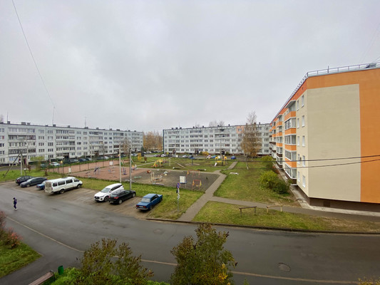 Продам двухкомнатную (2-комн.) квартиру, Пограничная ул, 13к2, Лодейное Поле г