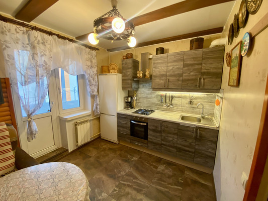 Продам двухкомнатную (2-комн.) квартиру, Пограничная ул, 13к2, Лодейное Поле г