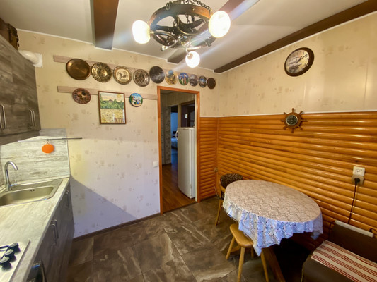 Продам двухкомнатную (2-комн.) квартиру, Пограничная ул, 13к2, Лодейное Поле г