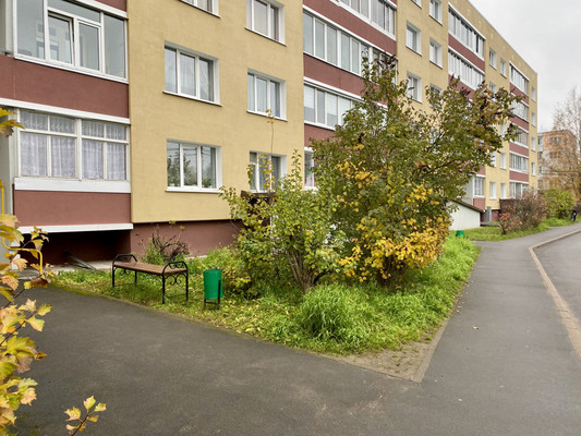 Продам двухкомнатную (2-комн.) квартиру, Пограничная ул, 13к2, Лодейное Поле г