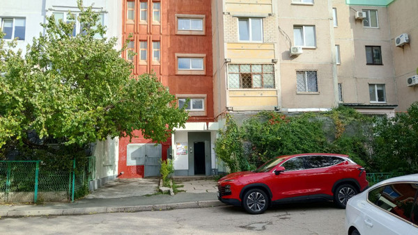 Продам трехкомнатную (3-комн.) квартиру, Балаклавская ул, 67, Симферополь г