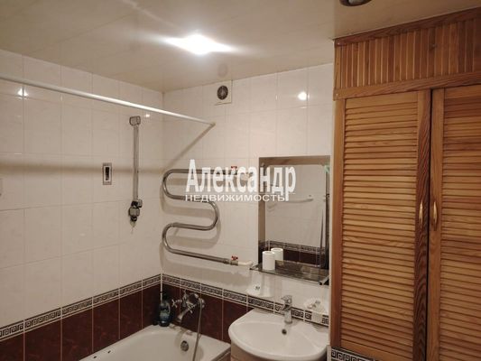 Продам двухкомнатную (2-комн.) квартиру, 6, Лупполово д