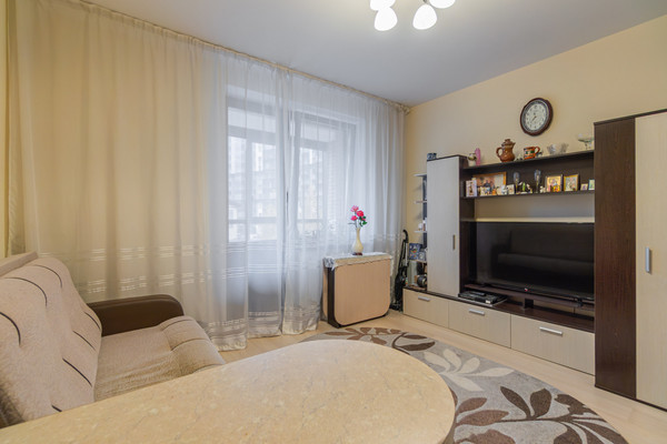 Продам однокомнатную (1-комн.) квартиру, Менделеева б-р, 9к1, Мурино п