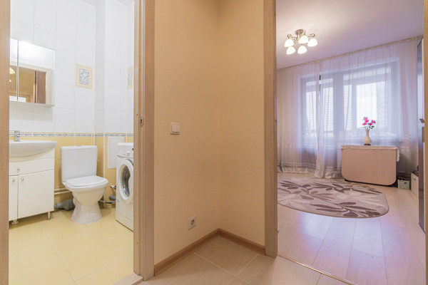 Продам однокомнатную (1-комн.) квартиру, Менделеева б-р, 9к1, Мурино п